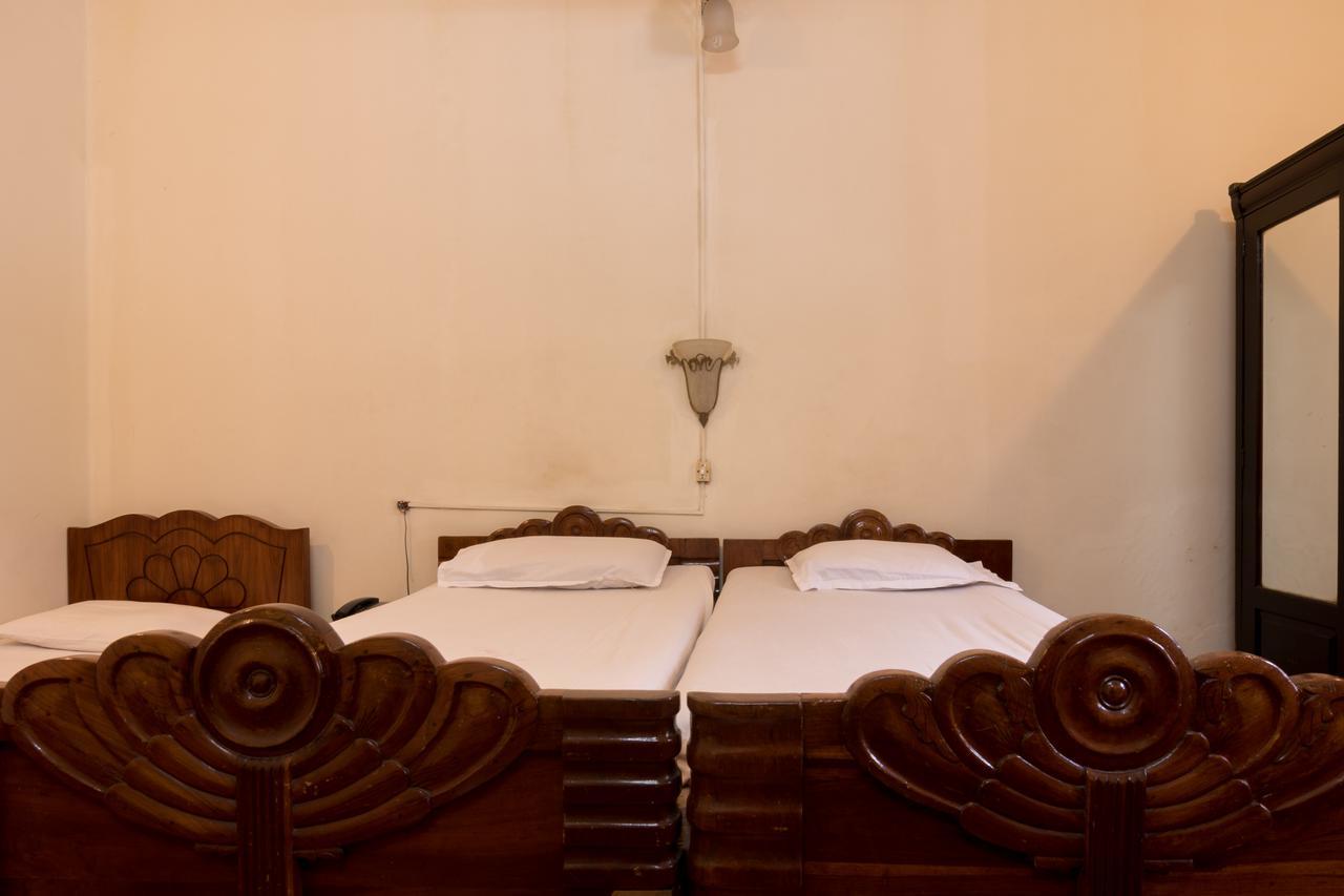 Bed And Breakfast At Colaba Mumbai Exterior photo